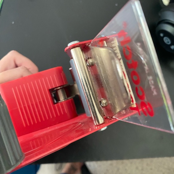 3M Scotch Heavy Duty Packaging Tape Dispenser - for 2” packing tape - Picture 4 of 4